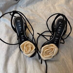 Gianni Bini Black and Cream Floral Heels